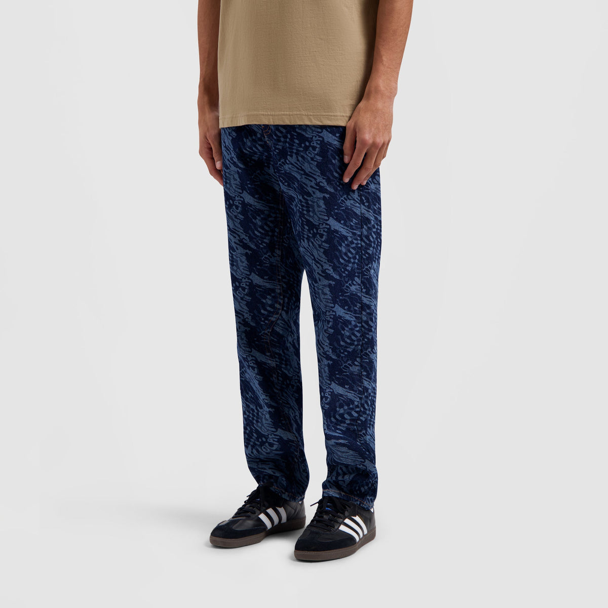 WATER AOP DENIM PANTS | MID BLUE
