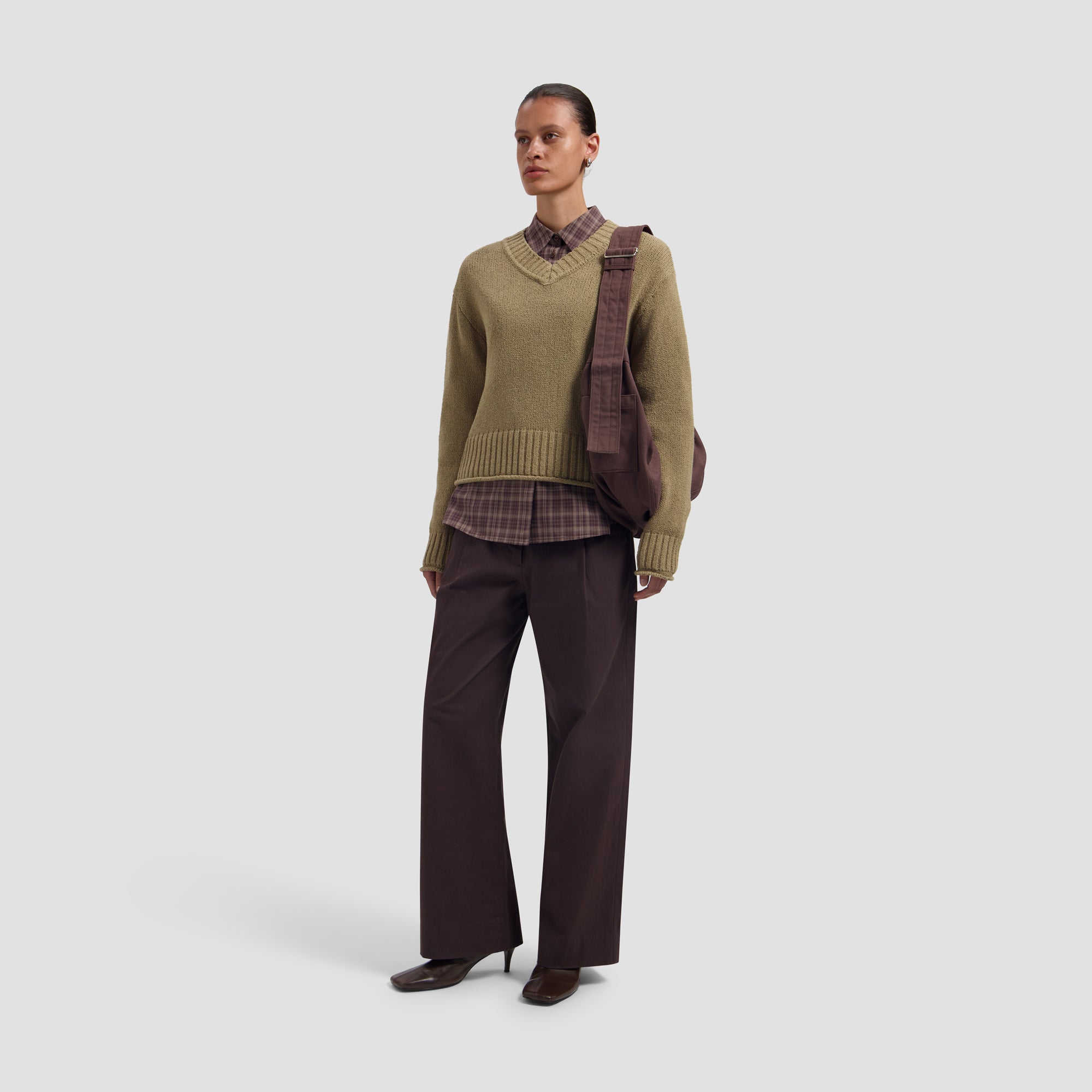 Knitted V-Neck - Treehouse