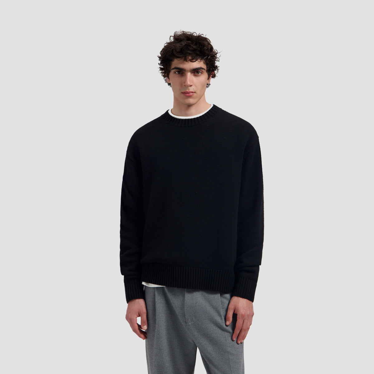 ESSENTIAL KNITTED CREWNECK | BLACK