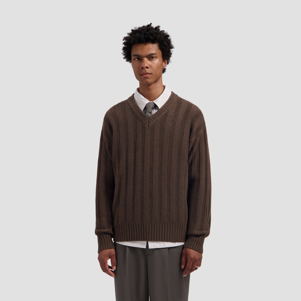 RIBBED KNITTED V-NECK | LINT